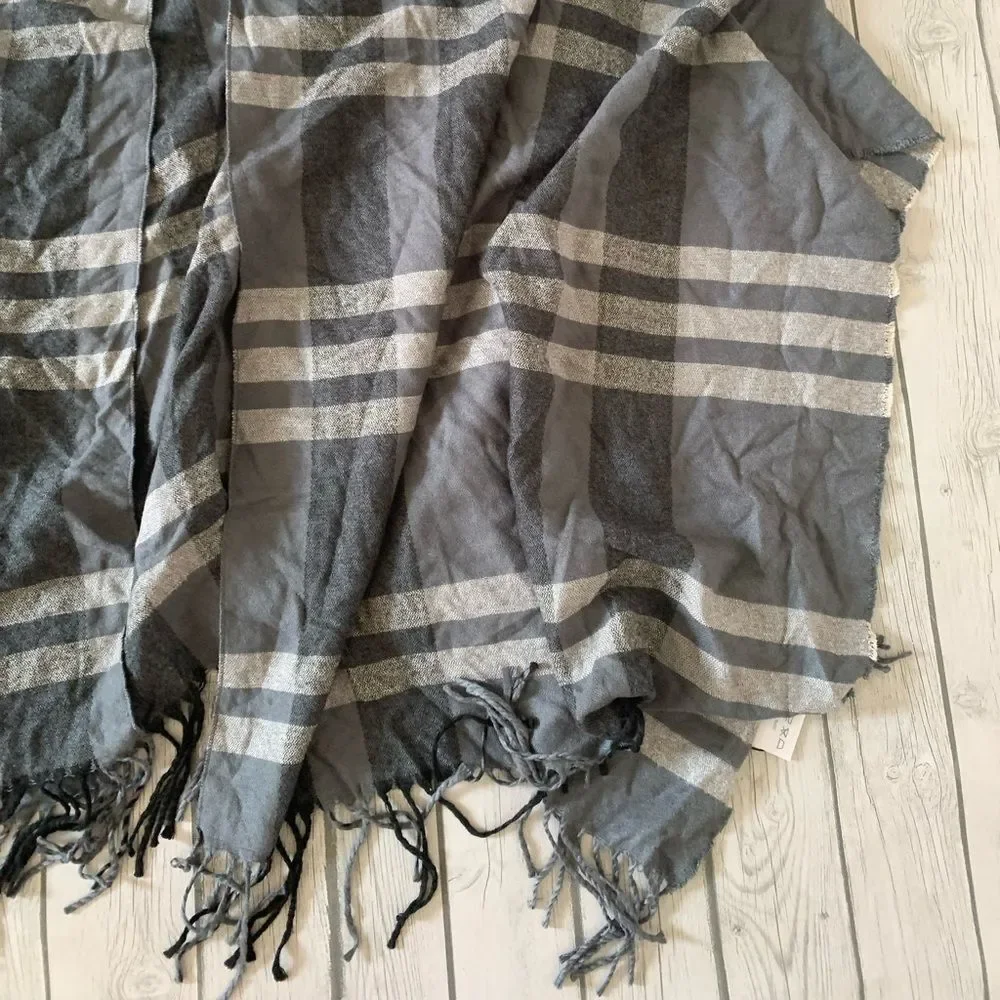 Sizzu gray plaid poncho with fringe
